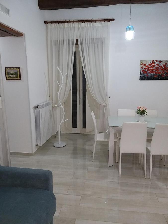 Al Teatro Verdi Luxury Apartment Salerno Eksteriør billede