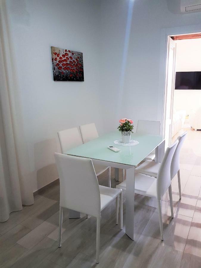 Al Teatro Verdi Luxury Apartment Salerno Eksteriør billede