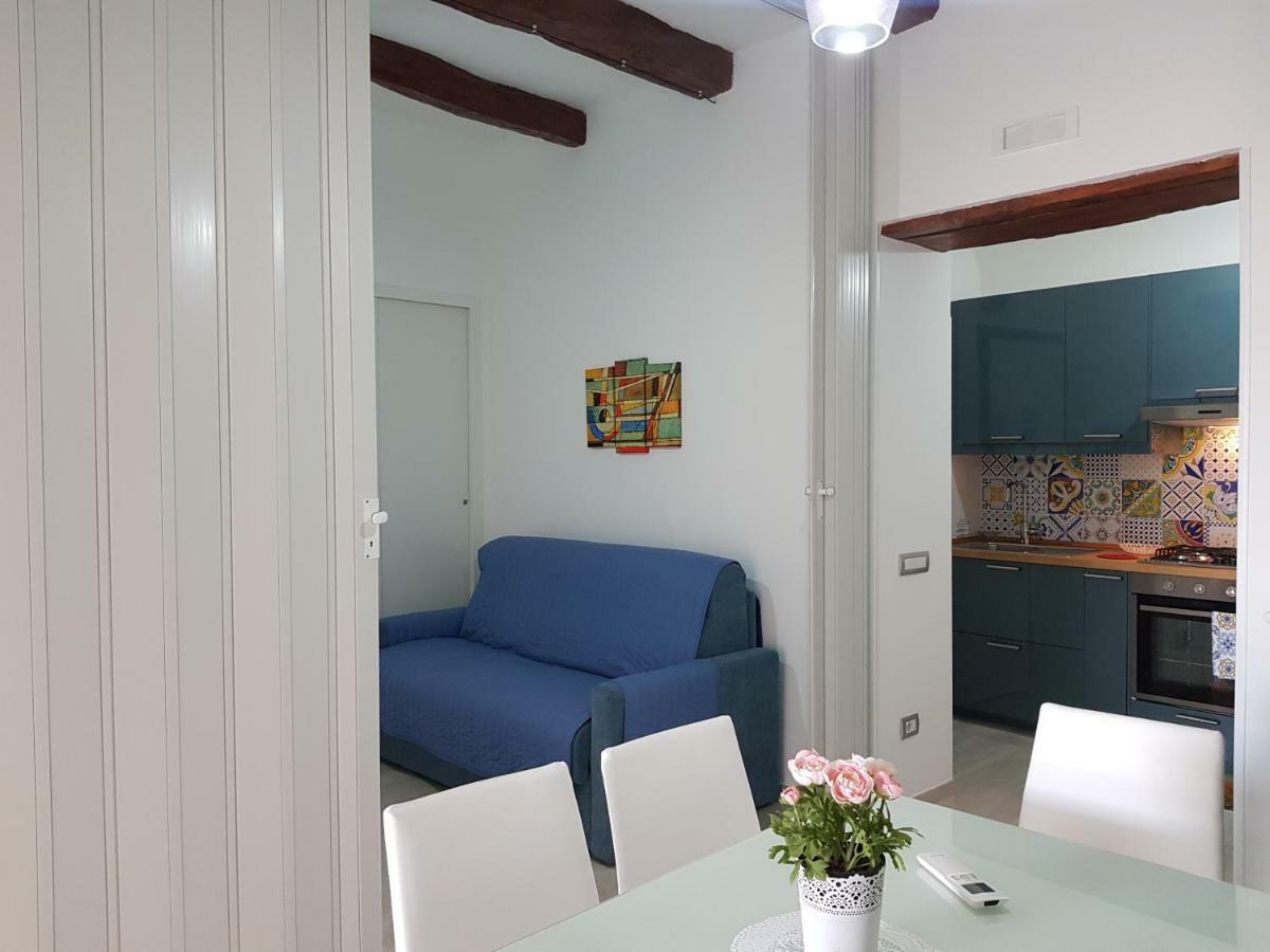 Al Teatro Verdi Luxury Apartment Salerno Eksteriør billede