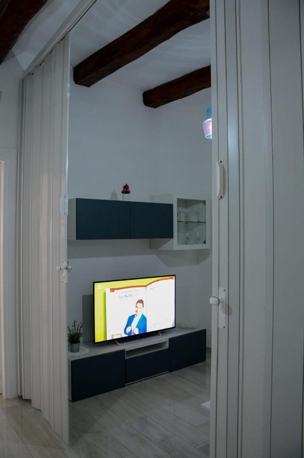 Al Teatro Verdi Luxury Apartment Salerno Eksteriør billede